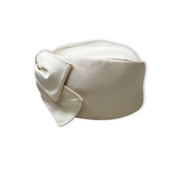 Vintage Lellén Daché Ivory Satin Bow Hat Pasadena Victorian Room - Picture 2 of 11